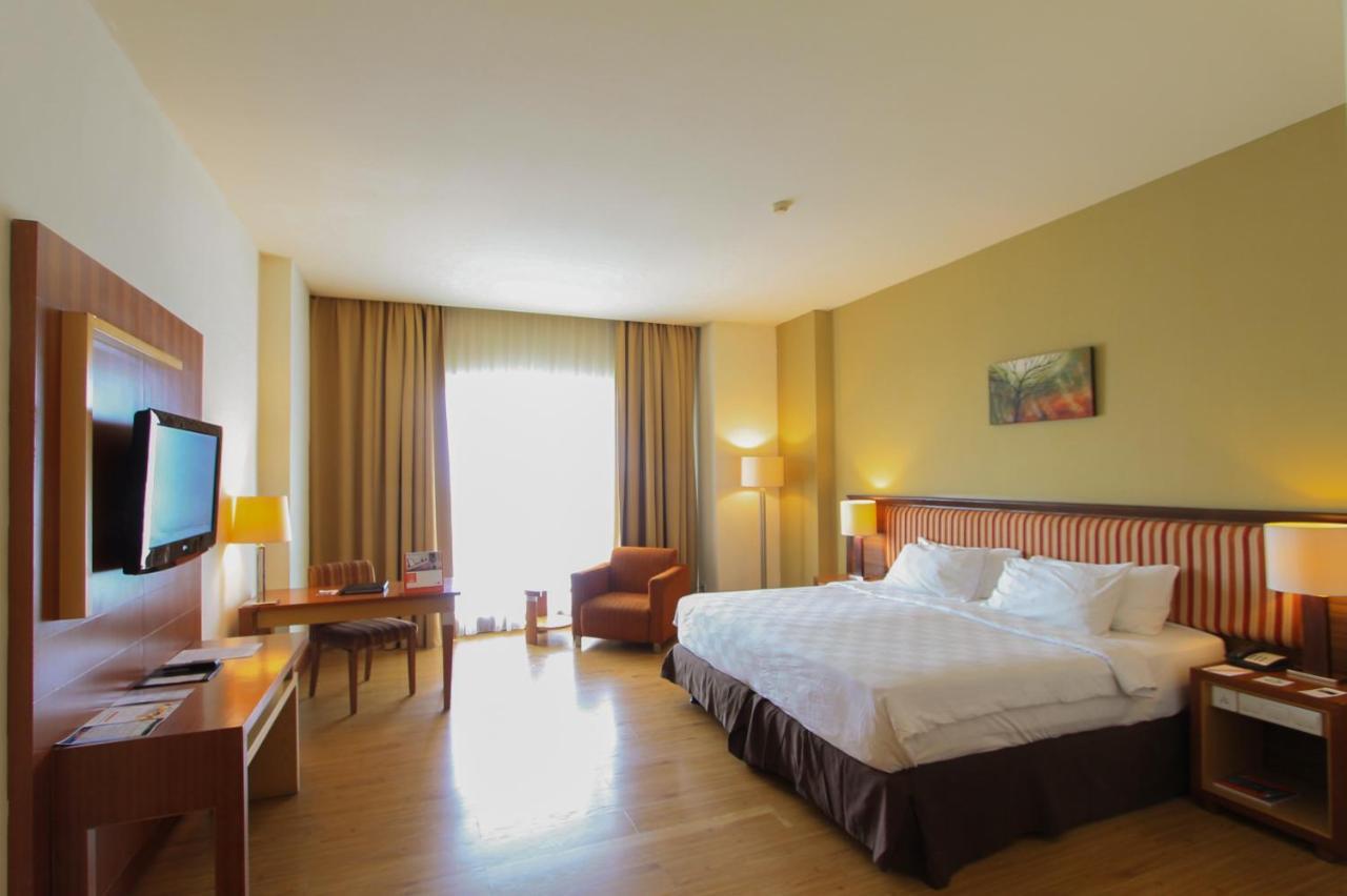 Swiss-Belhotel Maleosan Manado Eksteriør billede