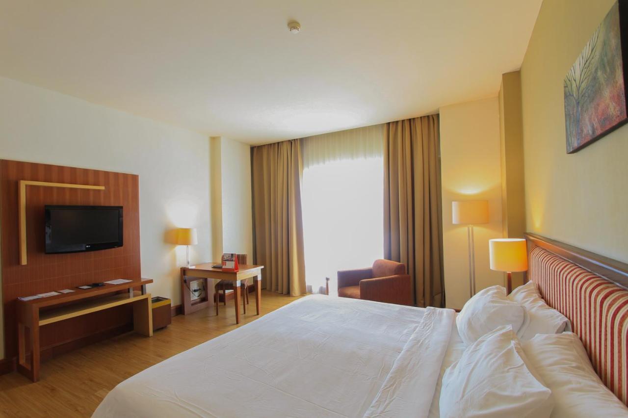 Swiss-Belhotel Maleosan Manado Eksteriør billede
