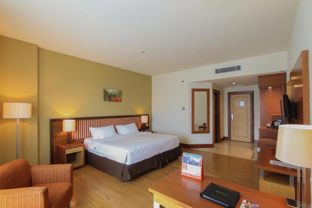 Swiss-Belhotel Maleosan Manado Eksteriør billede
