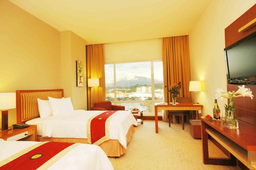 Swiss-Belhotel Maleosan Manado Eksteriør billede