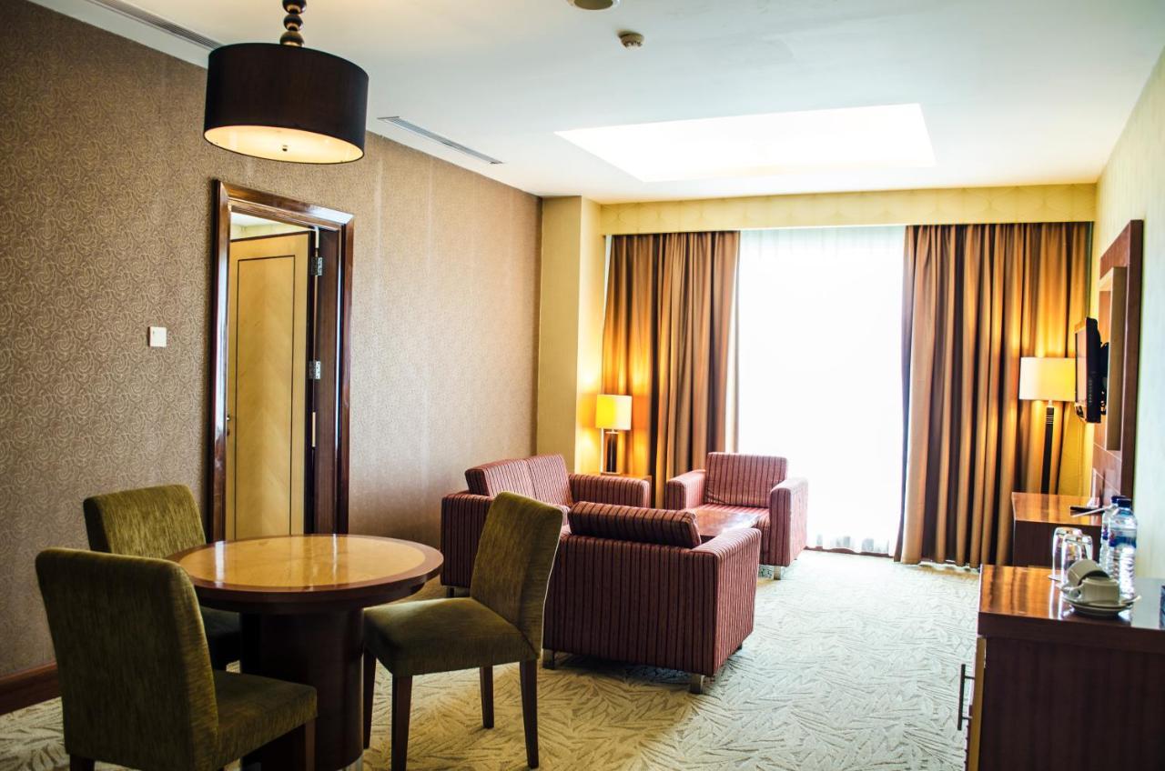Swiss-Belhotel Maleosan Manado Eksteriør billede